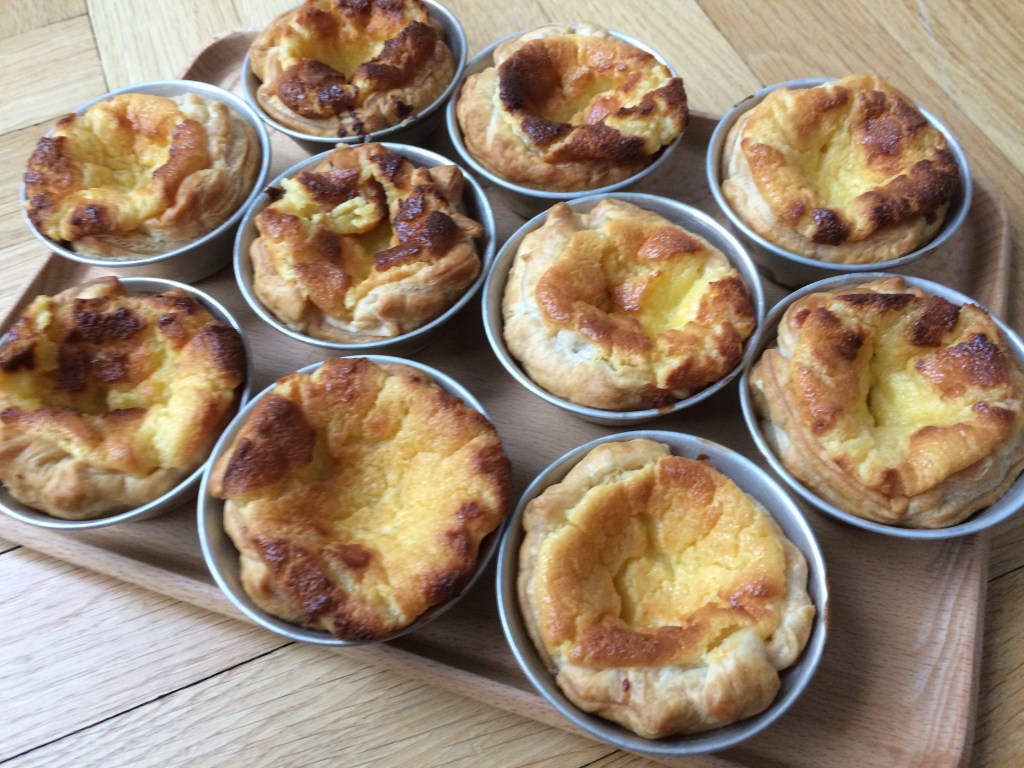 Pasteis de Nata avec crème&nbsp;fraîche
