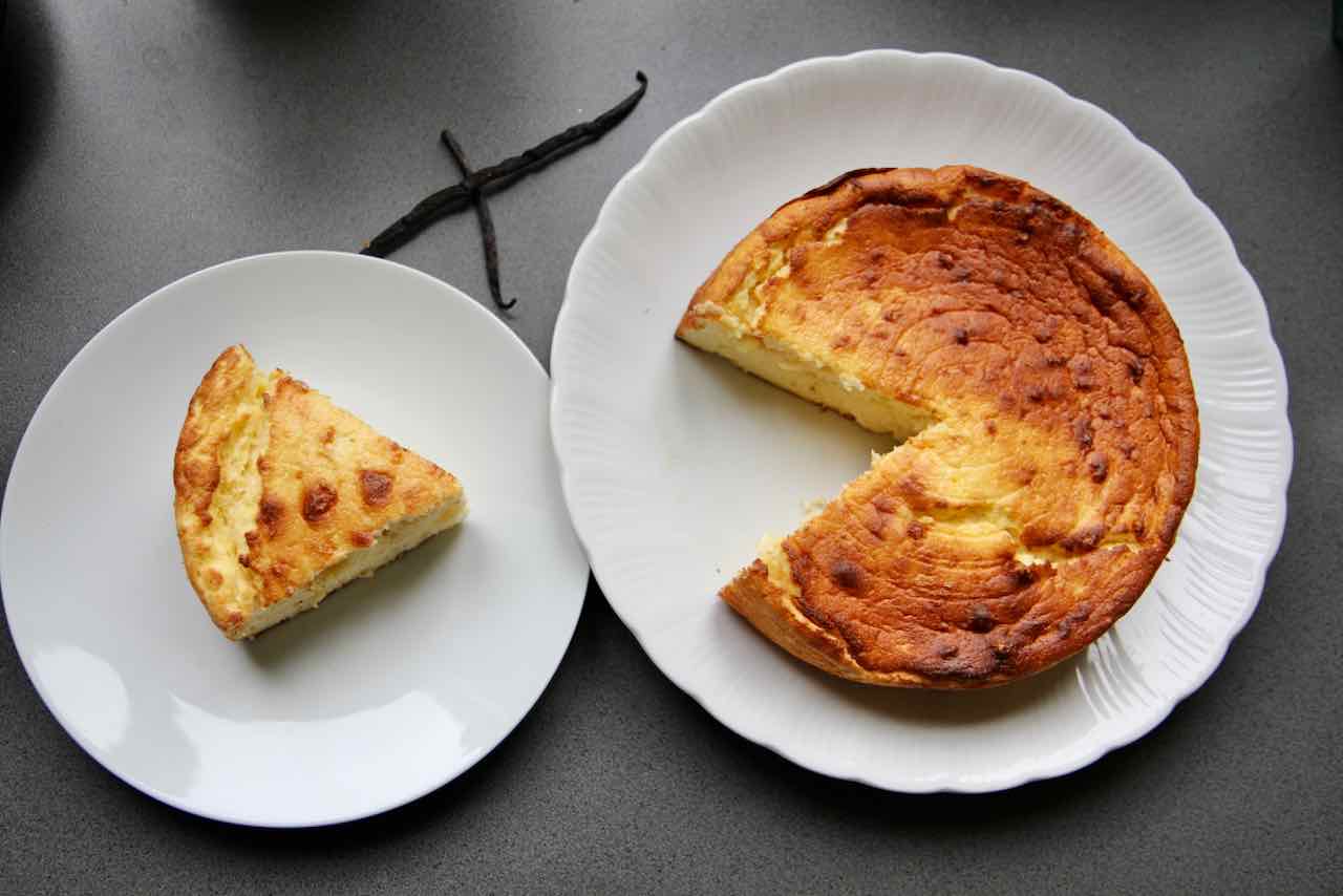 Gâteau moelleux au fromage blanc et à la vanille