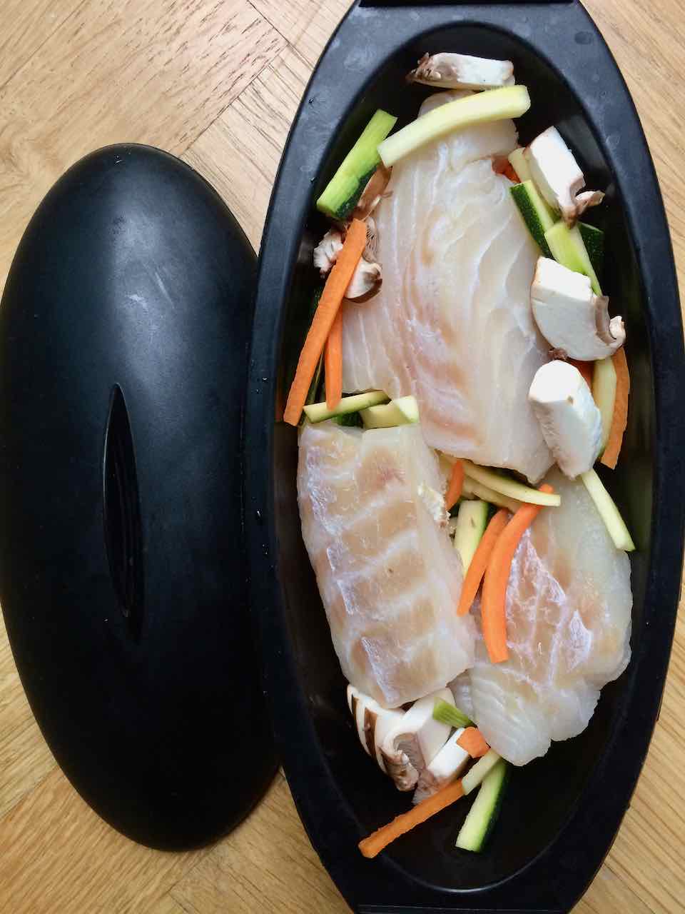 Papillote de cabillaud, petits légumes et lait de coco