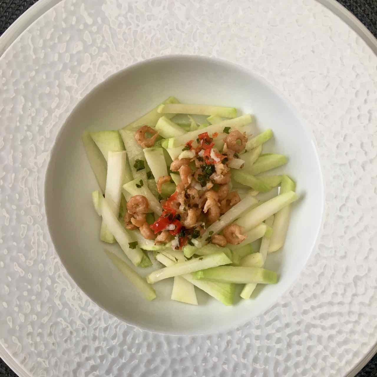 Salade de chou rave et crevettes grises