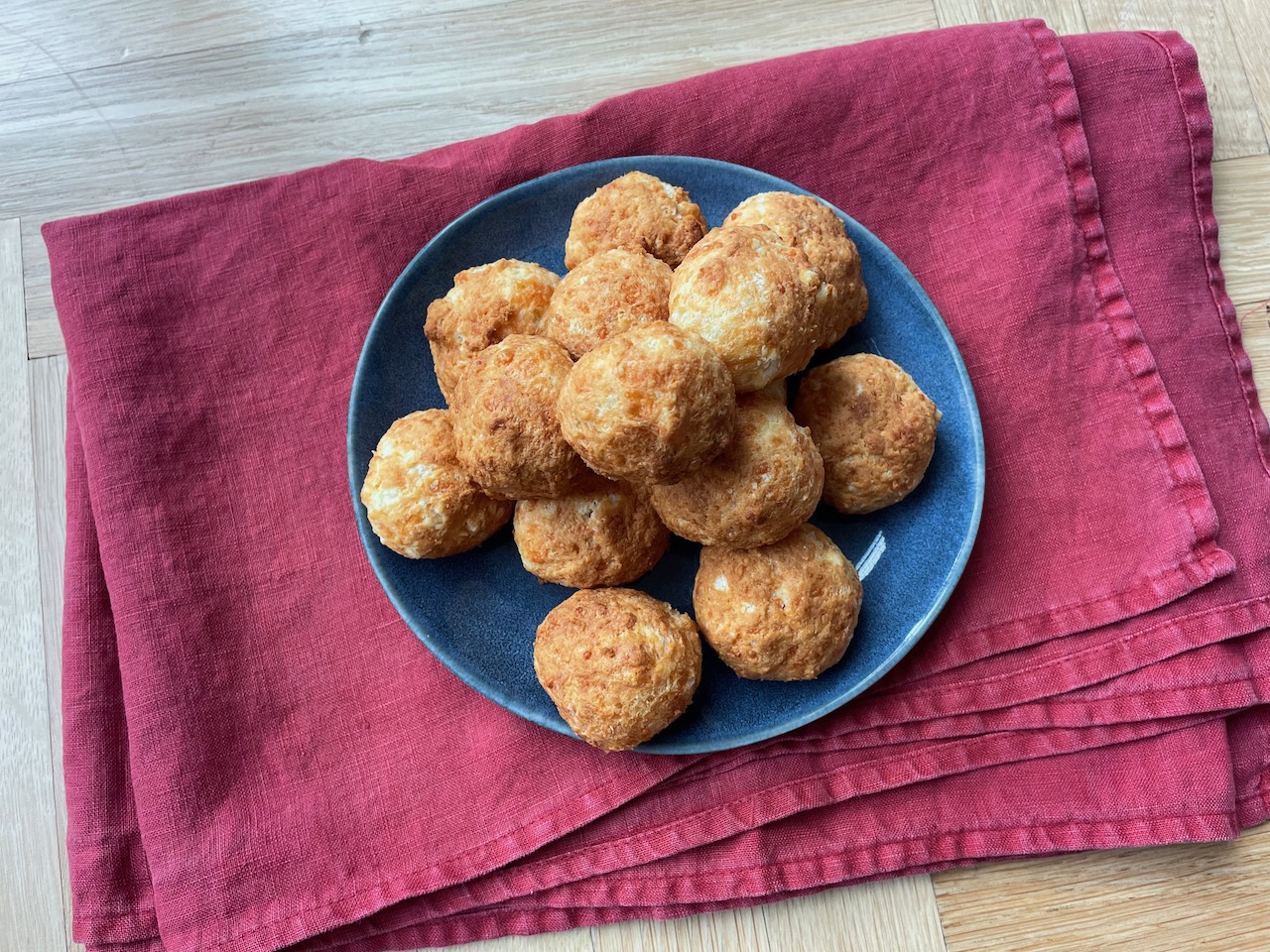 Pão de queijo – les petits pains au fromage brésiliens