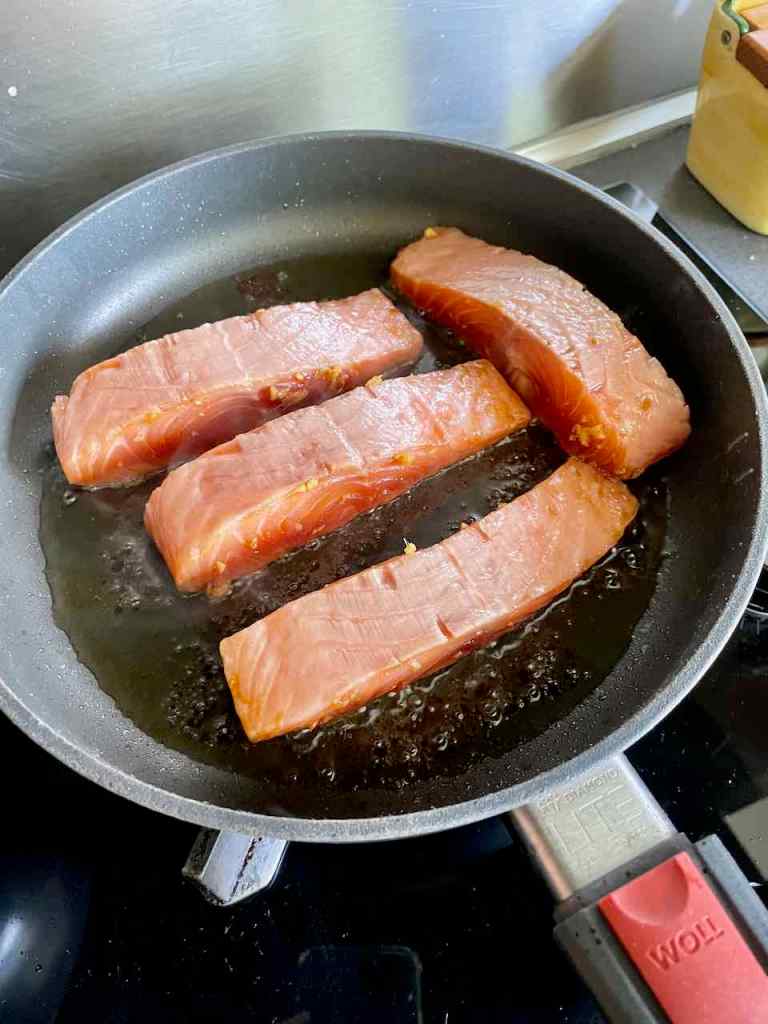 Saumon frais à la poêle