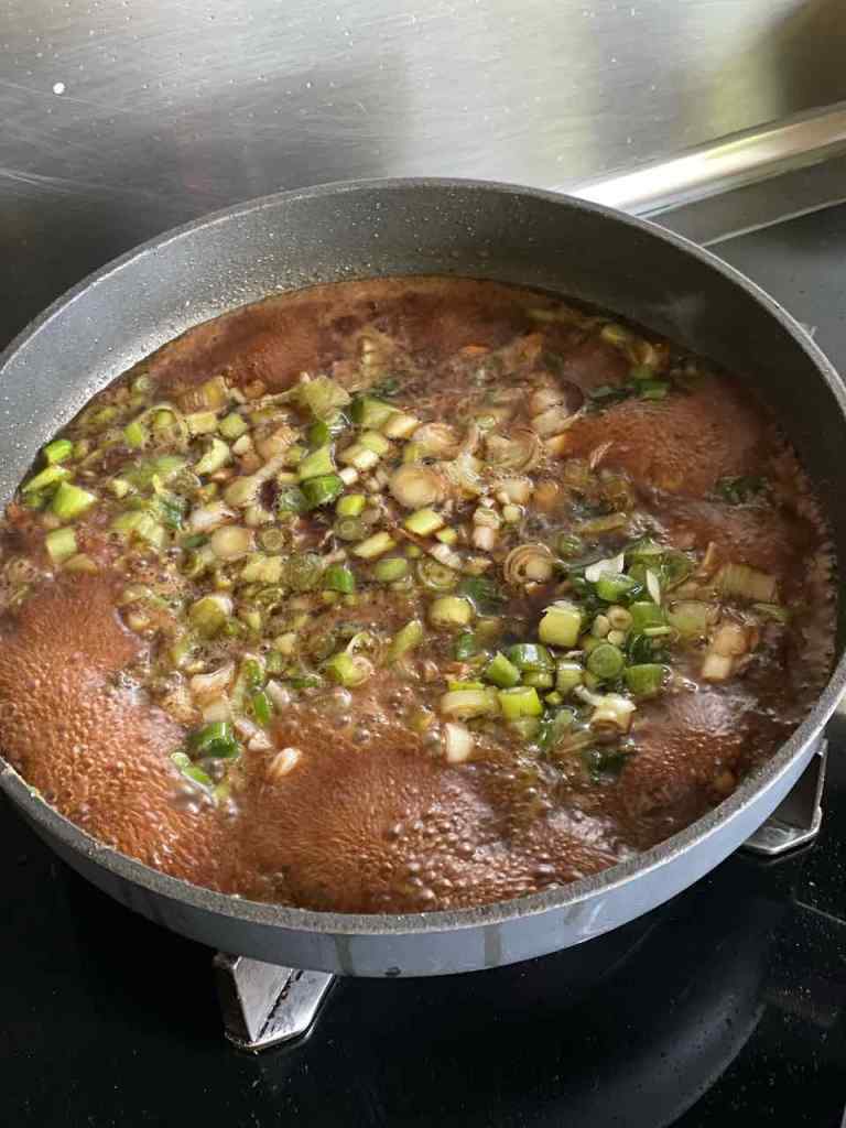 Cuisson du jus teriyaki