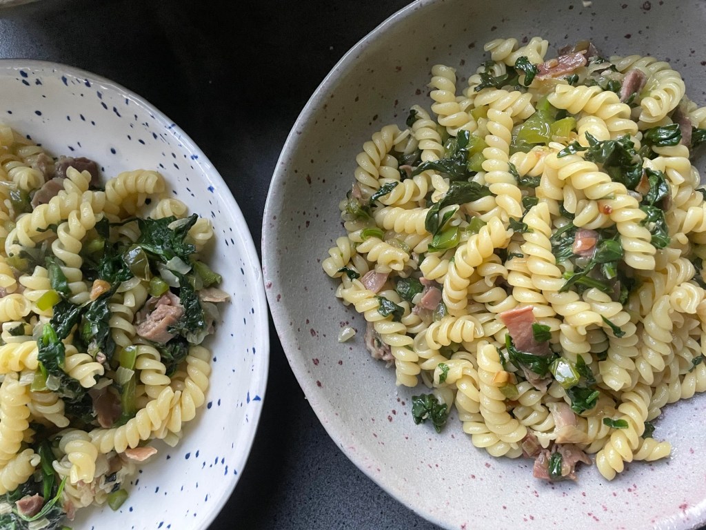 Pâtes Fusili aux poivrons épinards et à la&nbsp;coppa