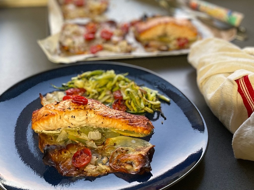 Poisson au four sur pommes de terre&nbsp;croustillantes