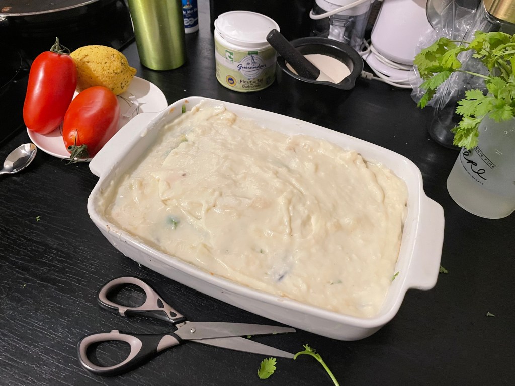 Etaler une couche de béchamel