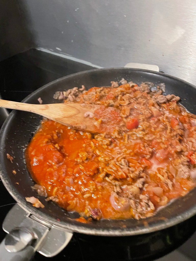 Moussaka - préparation de la viande