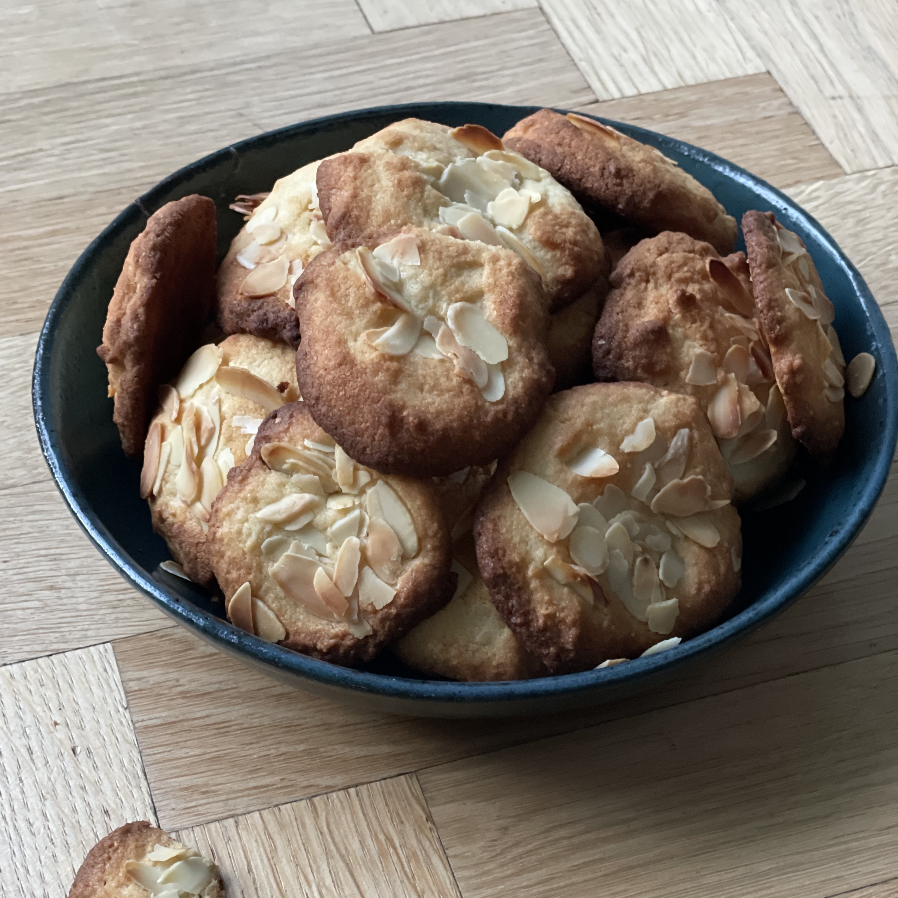 Biscuits croquants aux amandes pour le café ou le goûter
