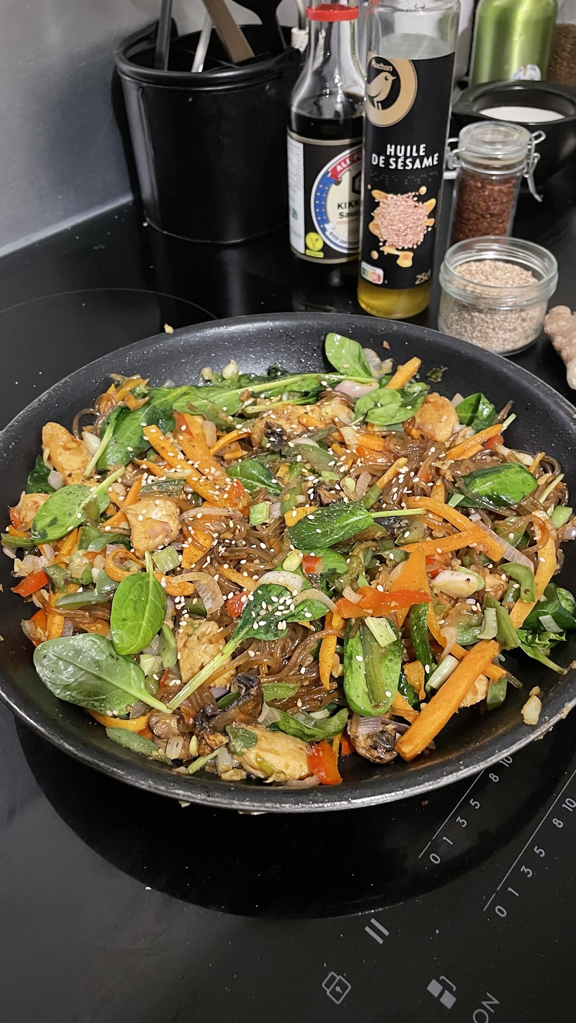 Découvrez le Japchae : Plat Coréen Coloré et Savoureux